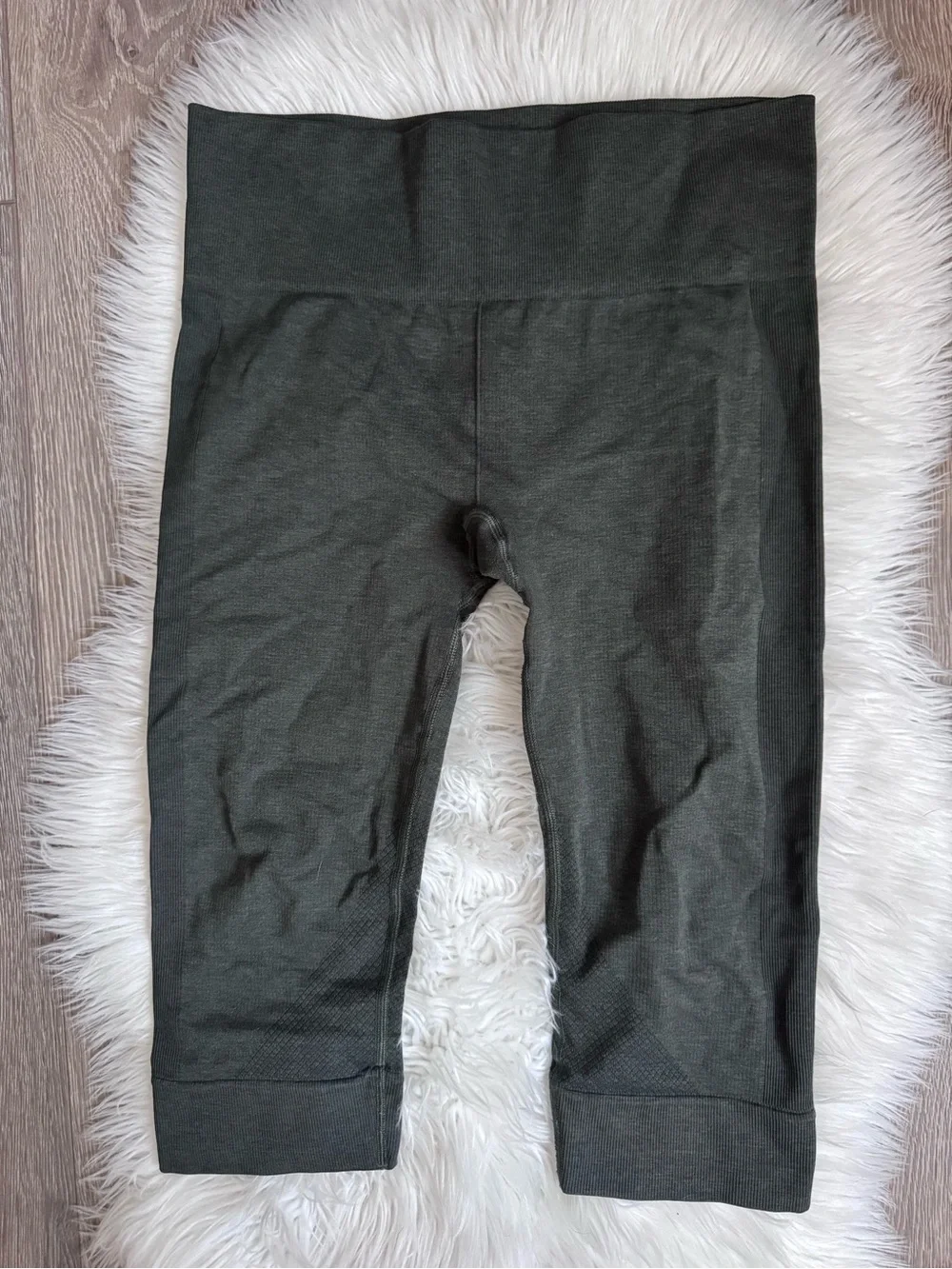 Lululemon Seamlessly Street Crop legging